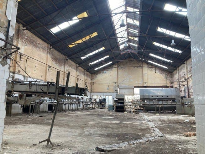 Interior industrial existente