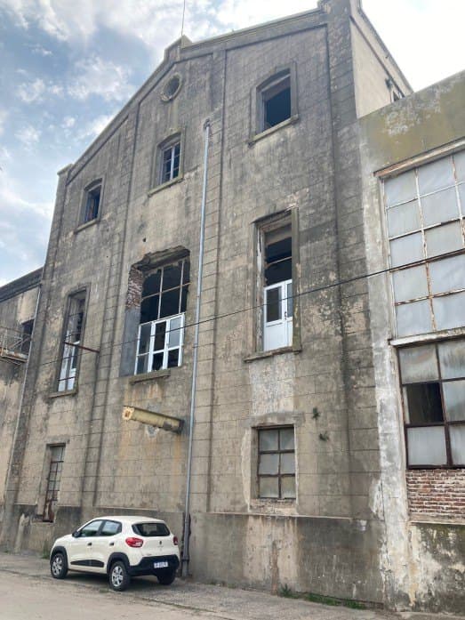 Fachada existente del complejo industrial de San Carlos Sud