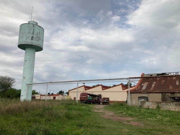 Torre de agua existente en el predio